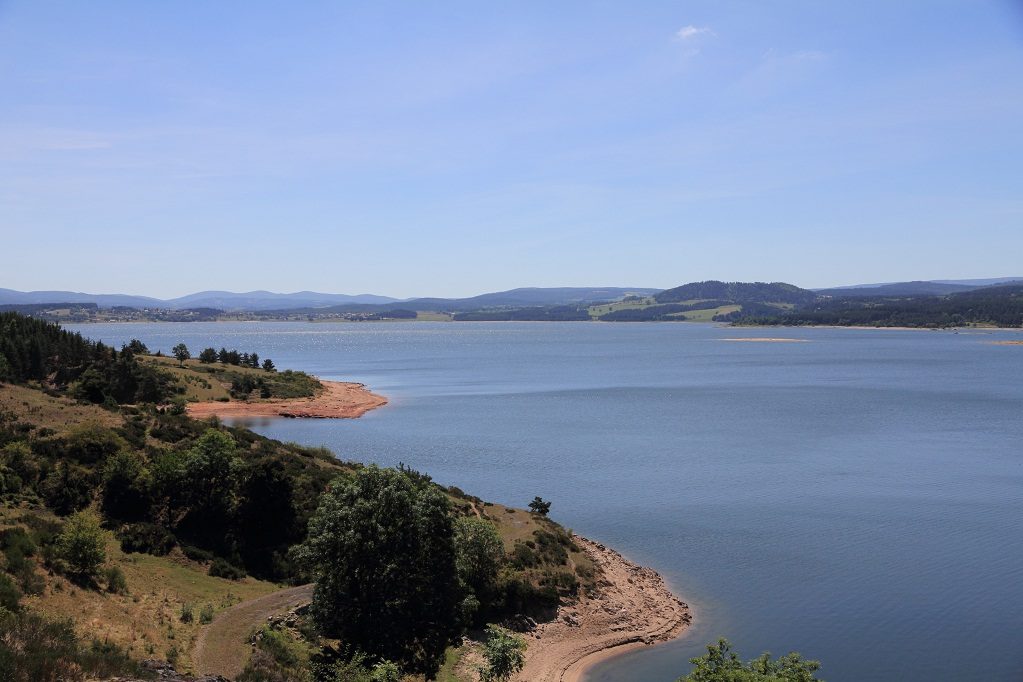 Lac de Naussac, baignade et activités nautiques en Lozère